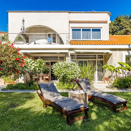 Blanka - Garden Oasis With Jacuzzi Apartament