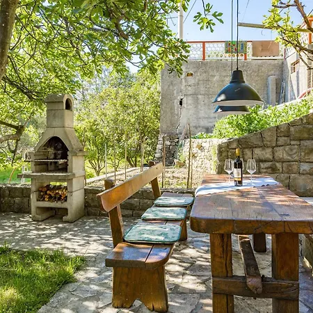 Blanka - Garden Oasis With Jacuzzi Banjol