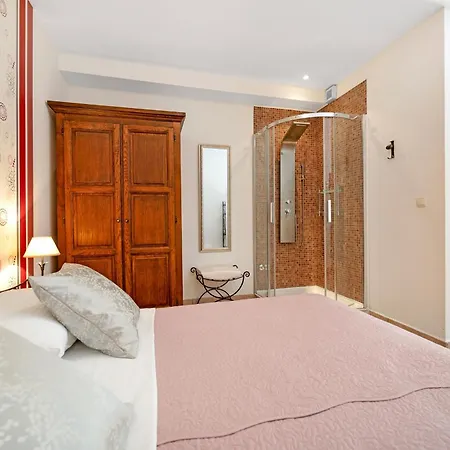 Apartmán Blanka - Garden Oasis With Jacuzzi *